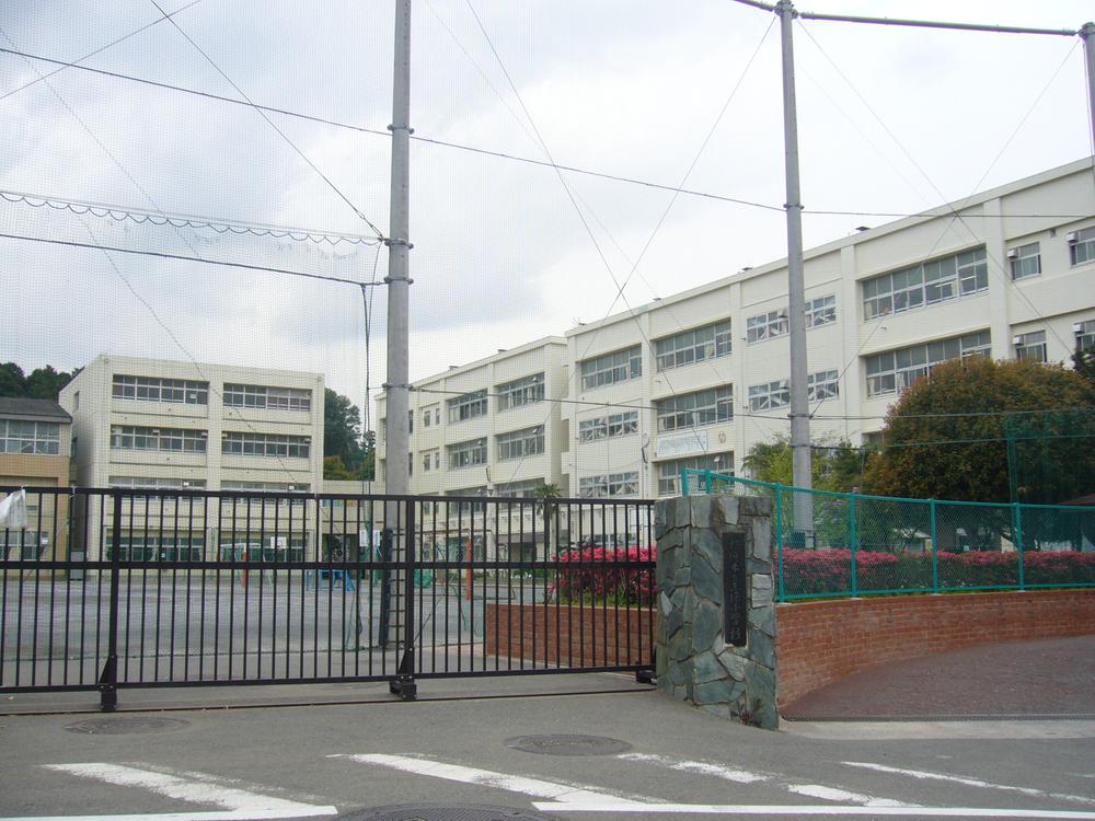 Primary school. Miho until elementary school 1400m
