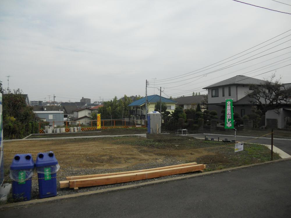 Local photos, including front road. Local (11 May 2013) Shooting