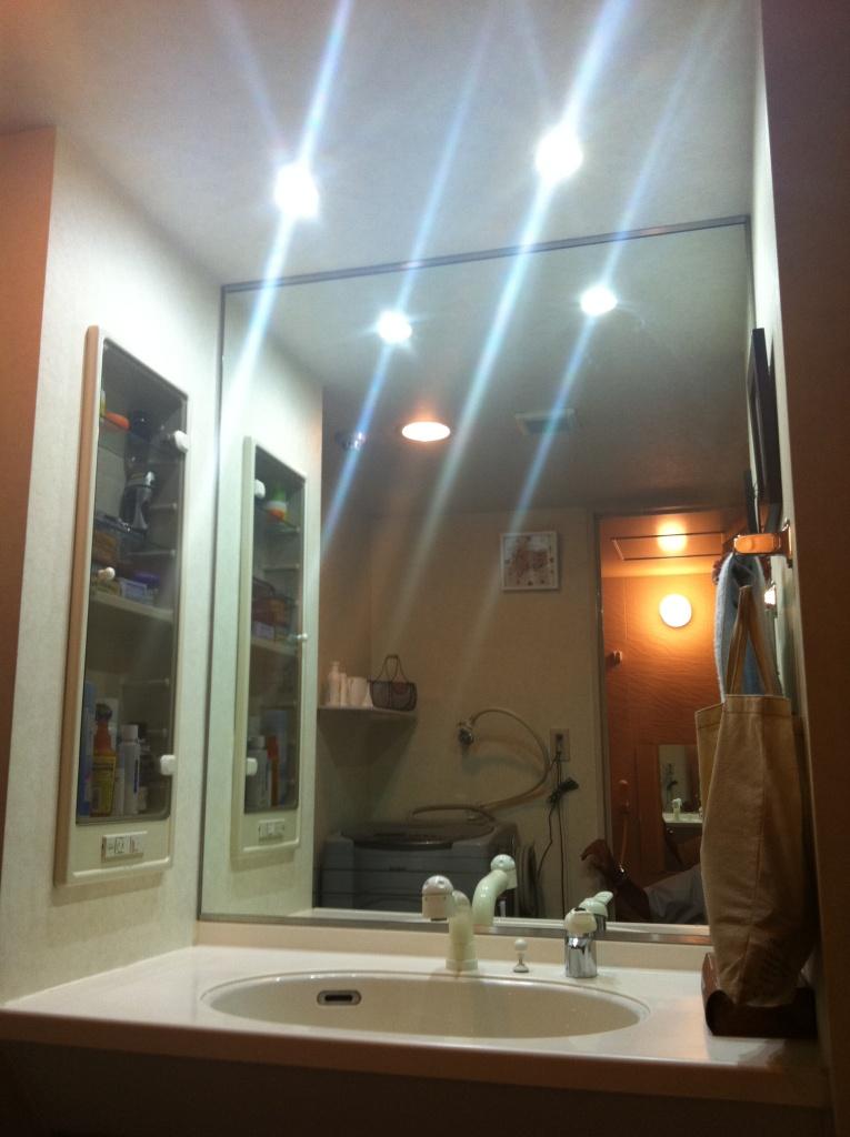 Wash basin, toilet. Indoor (September 2013) Shooting