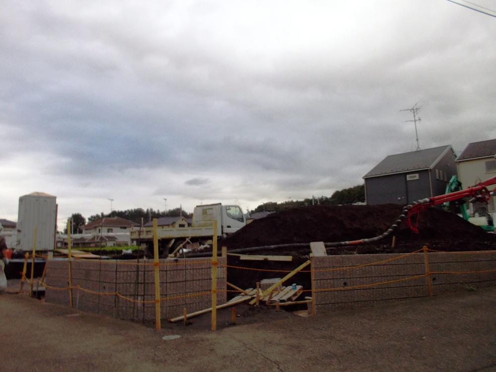 Local photos, including front road. Local (10 May 2013) Shooting