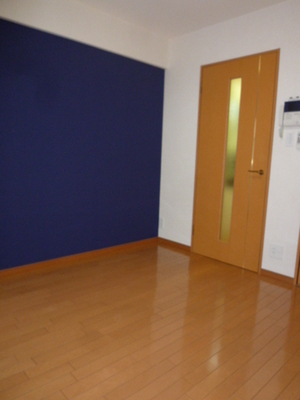 Living and room. Stylish interior accents Cross