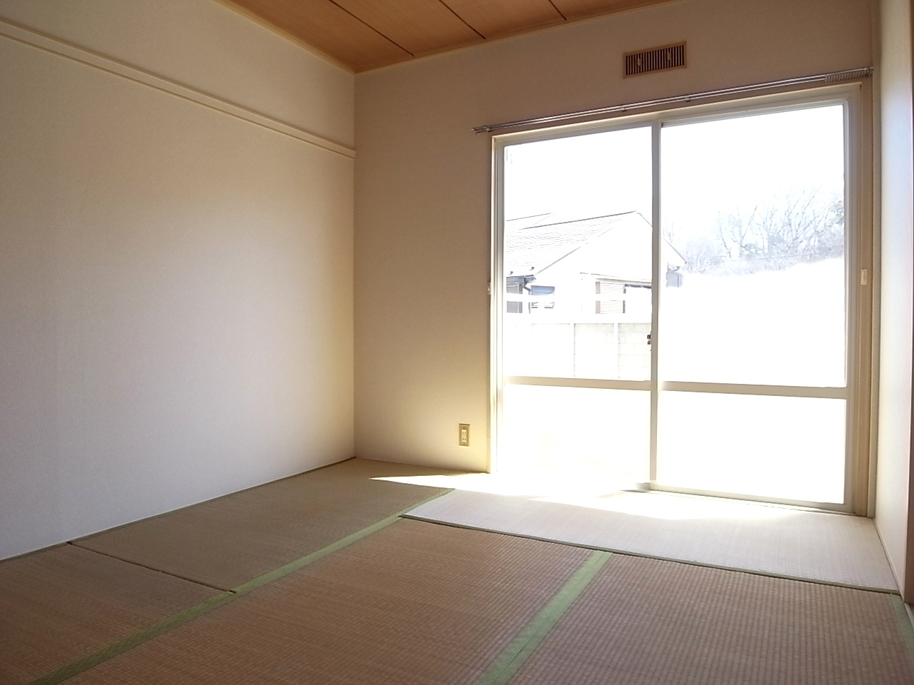 Living and room. Japanese-style room 6 quires