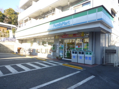 Convenience store. FamilyMart Nagatsuta store up (convenience store) 143m