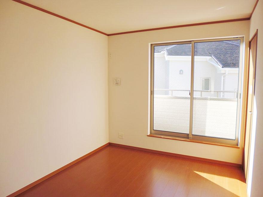 Non-living room. 1-1