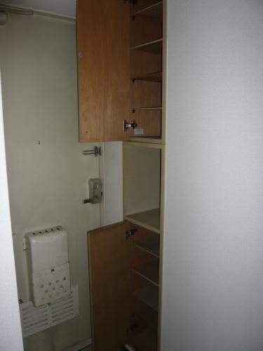 Entrance. Cupboard
