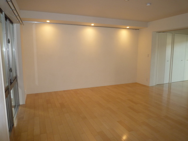 Other room space. Stylish living room