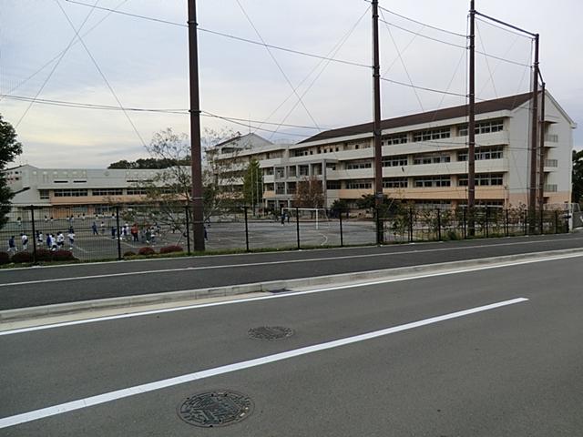 Junior high school. 1300m to Yokohama Municipal Tokaichiba junior high school