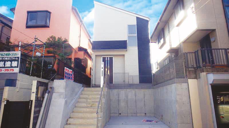 Local appearance photo. Local (12 May 2013) Shooting