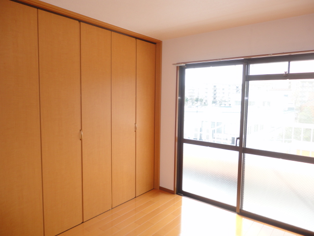 Other. Movable door
