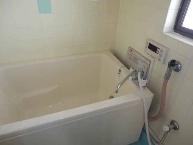 Bath. Hot water reheating month