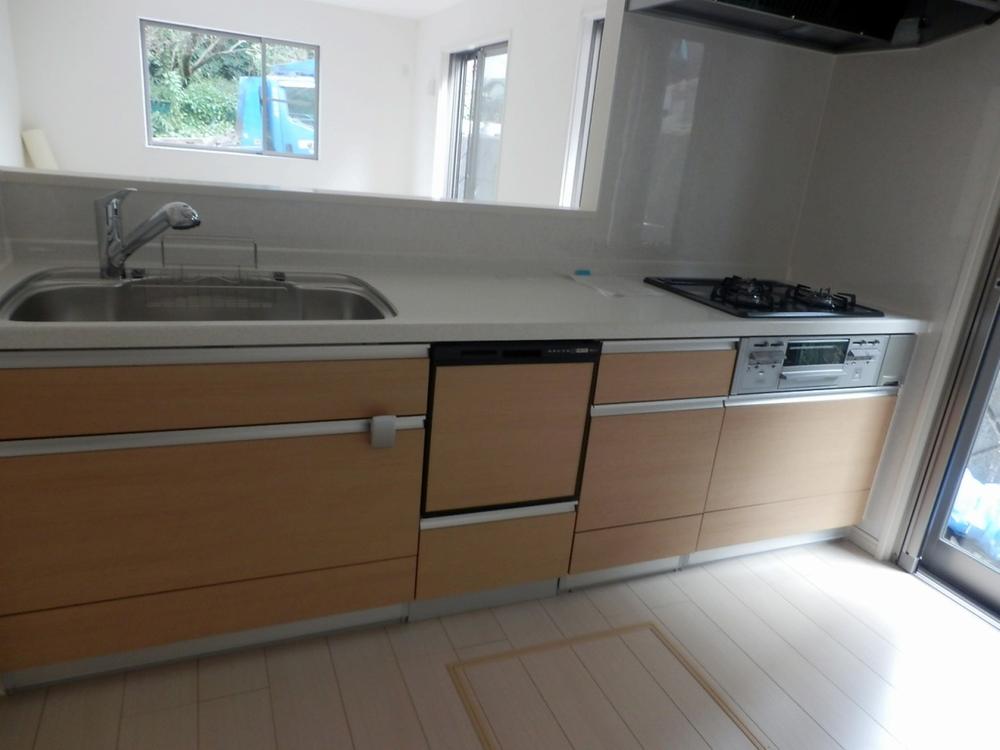 Same specifications photo (kitchen). Dishwashing ・ It is a kitchen with a dryer! Also it comes with a washing machine! (The company specification example photo kitchen)