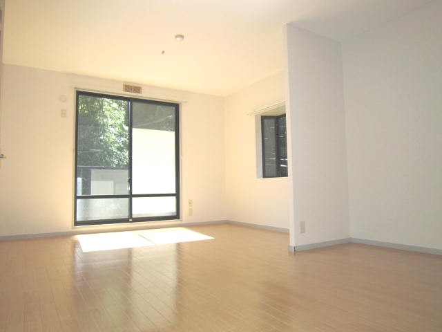 Living and room. Day is also a good living
