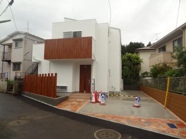 Local appearance photo. Local shooting