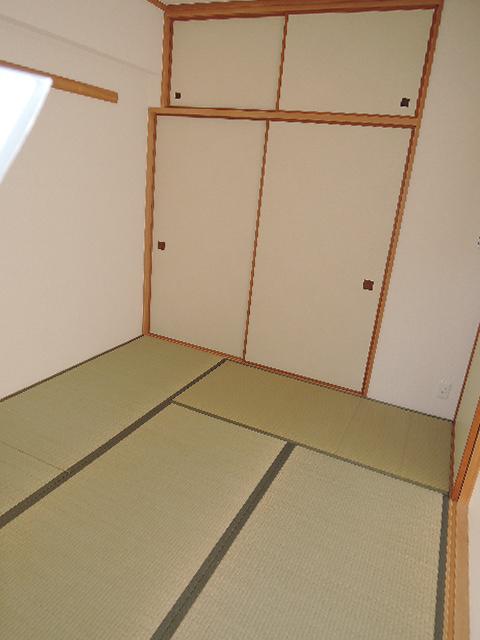 Non-living room. Closet The Japanese have