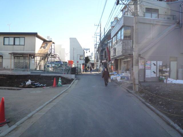 Local photos, including front road. Local (12 May 2013) Shooting