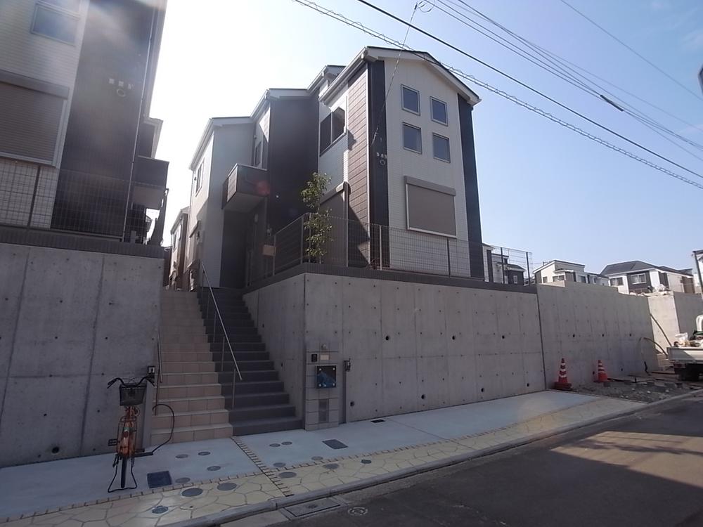 Local appearance photo. It is a residential area where new construction is lined. Local (11 May 2013) Shooting