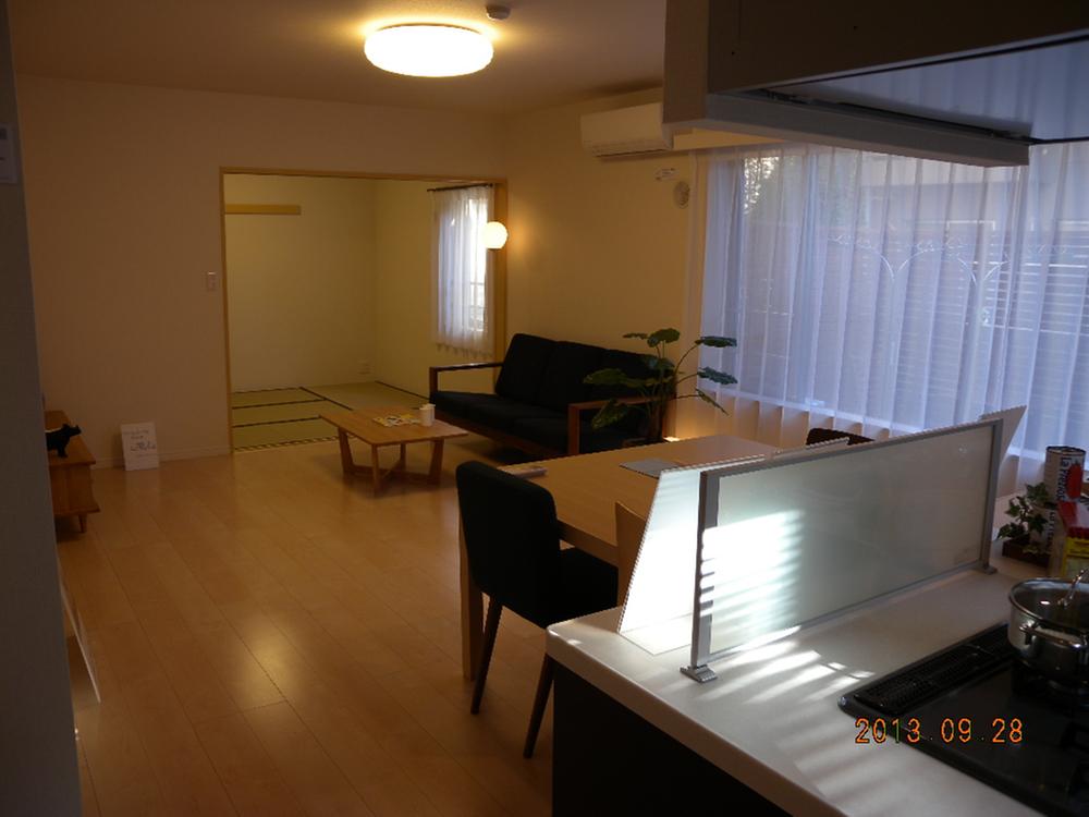 Same specifications photos (living). Same specifications living