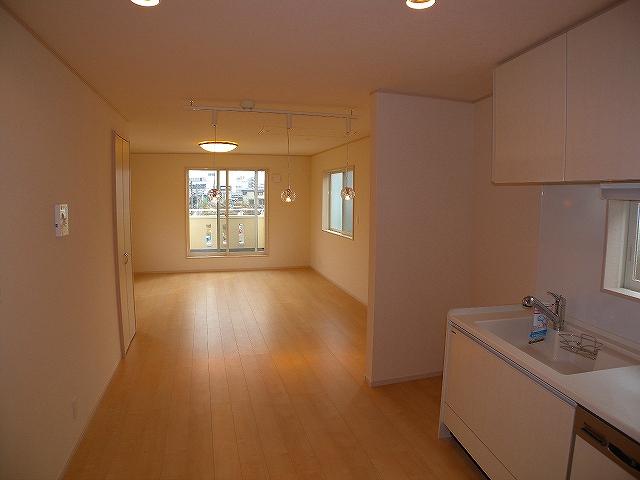 Living. Indoor (11 May 2013) Shooting