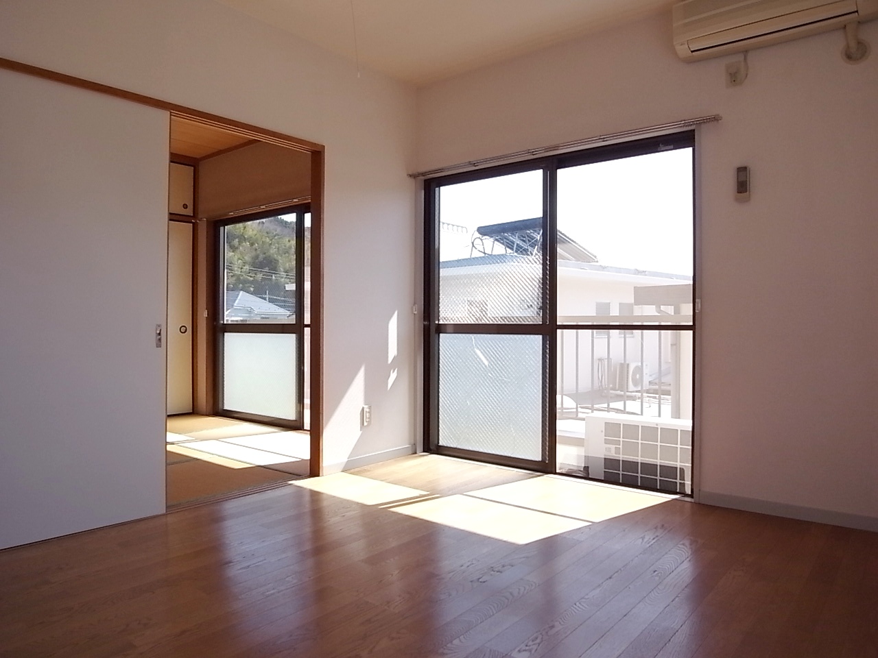 Other room space. Western-style 6.5 Pledge ・ Japanese-style room 6 quires