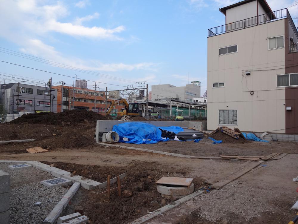 Local appearance photo. Local (12 May 2013) Shooting