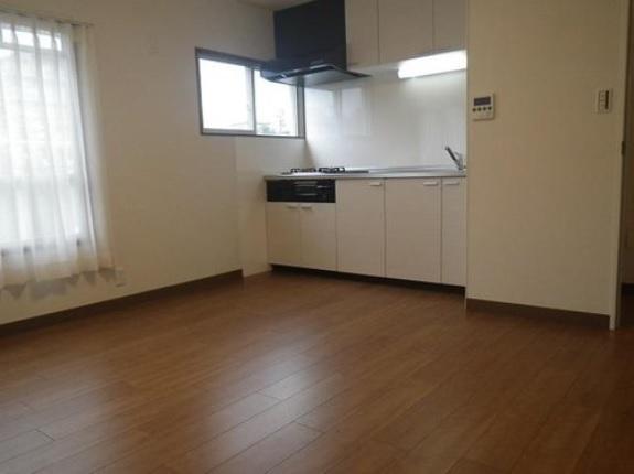 Living. Spacious living