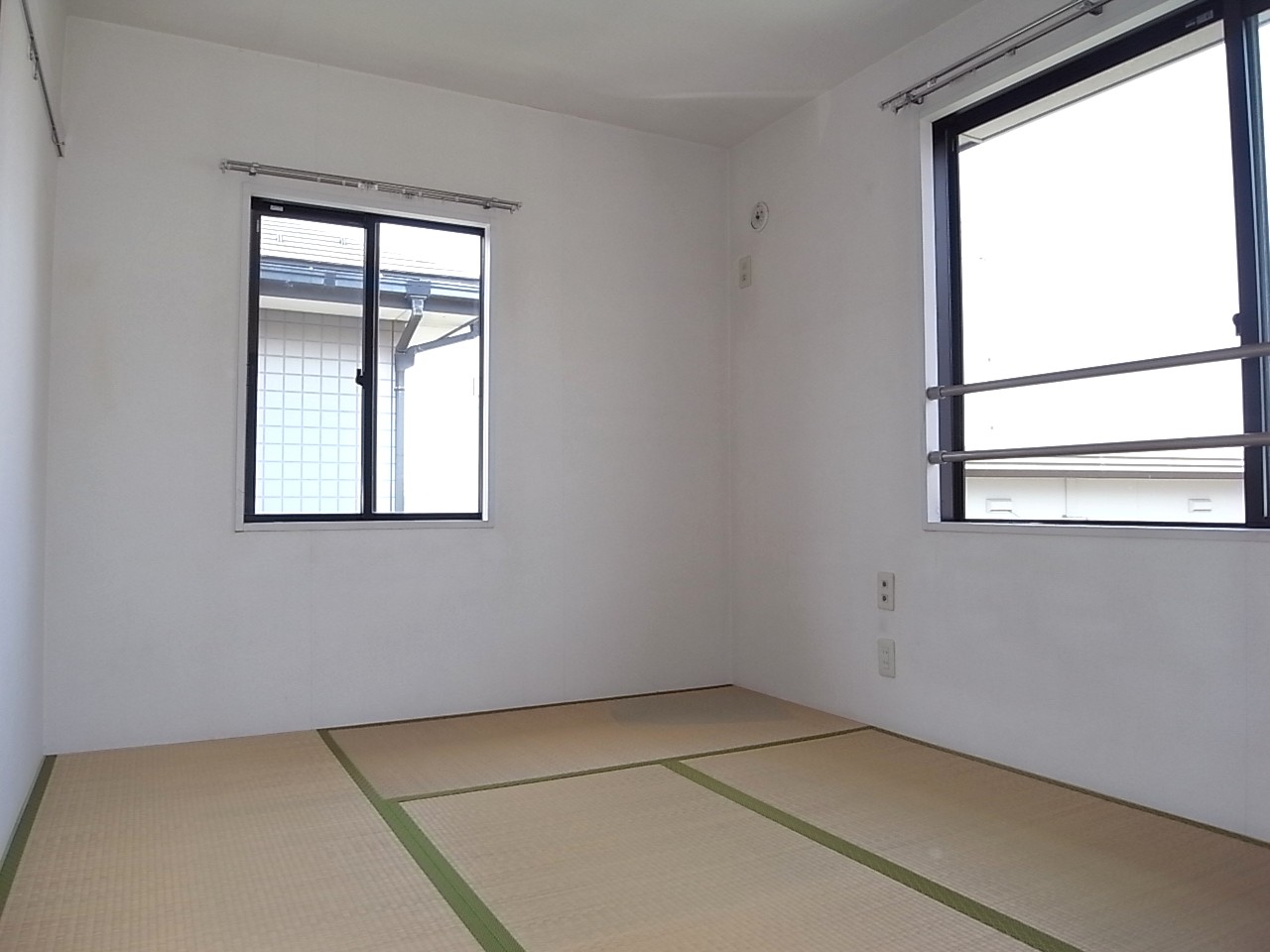 Living and room. Japanese-style room 6 Pledge (The photograph is the second floor of the same type Currently under renovation