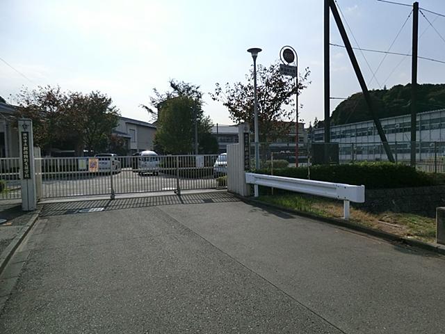Primary school. 565m to Yokohama Municipal Shinji Elementary School