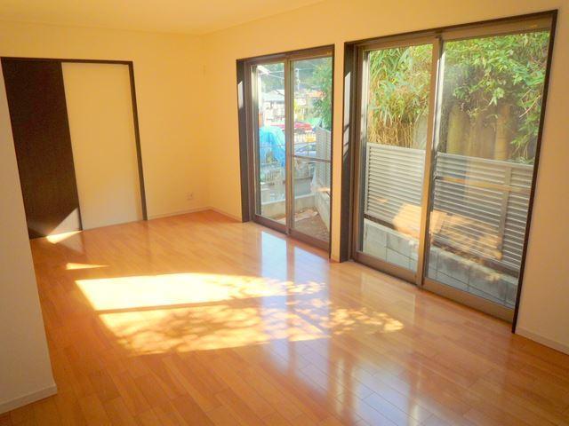 Living. Please call up to alpine industry 0800-603-0604 [Toll free]    "Two car space is I am happy. Siemens to public roads. Counter Kitchen. LDK16.5 Pledge. "