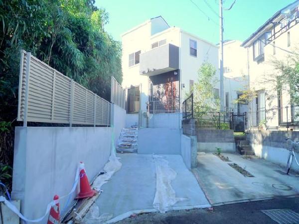 Local appearance photo. Land is 37.98 square meters