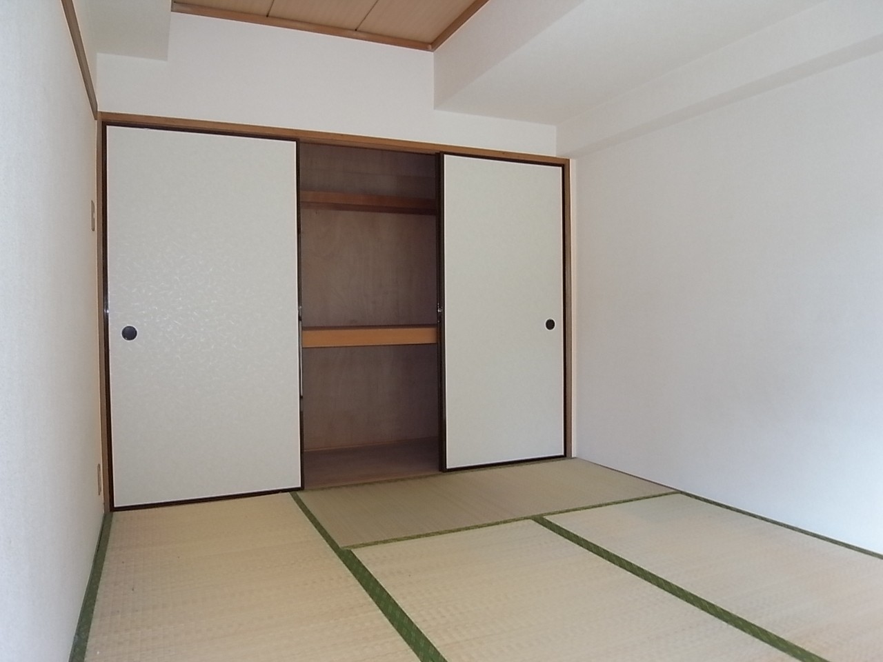 Receipt. Japanese-style storage