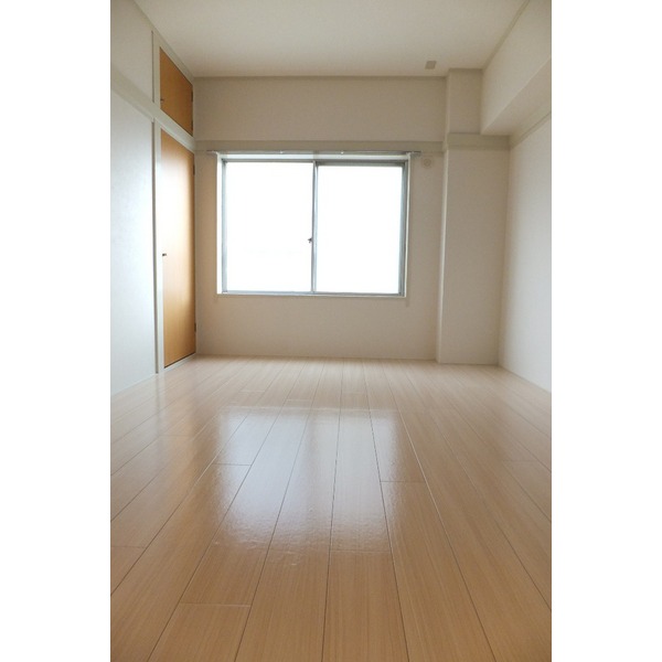 Living and room. Change from Japanese-style rooms to Western-style