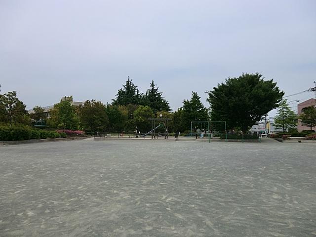 park. 900m until Gen Sugiyama park