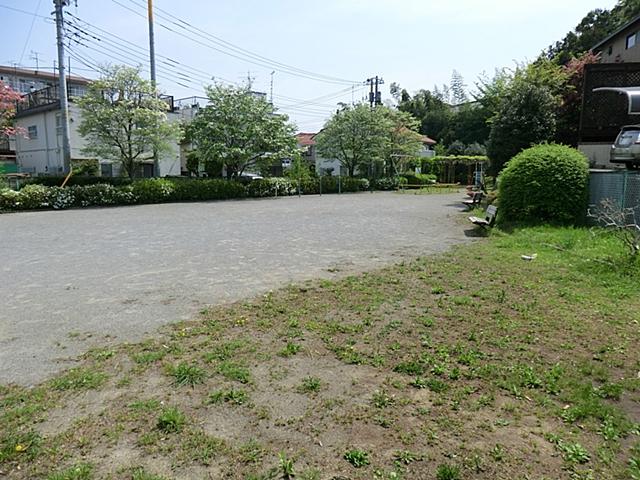 park. 700m to the east park