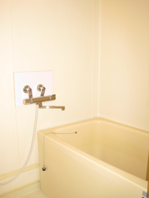Bath. Automatic hot water Upholstery Reheating function