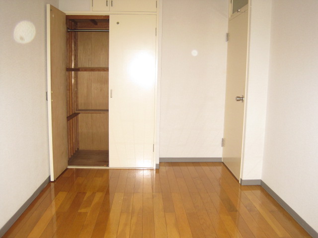 Other room space. Western-style 5 tatami closet