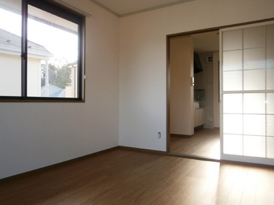 Living and room. Per corner room, Two-sided lighting