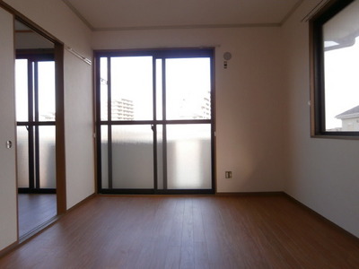 Living and room. The living room is also two rooms Western-style!