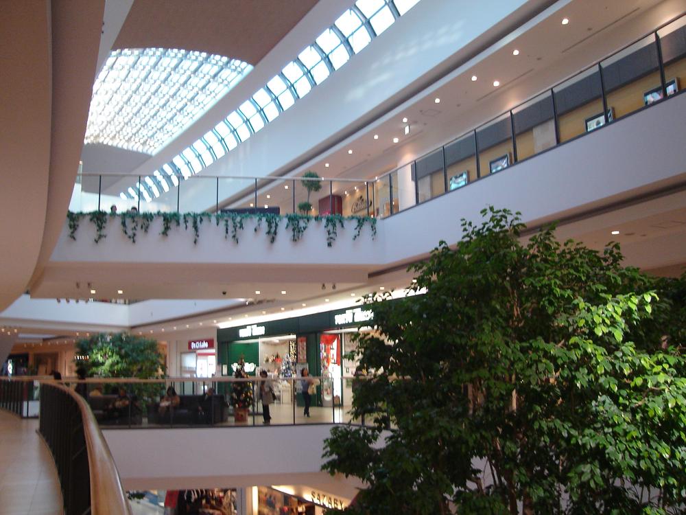 Shopping centre. Complex, Easy access by bus and car to LaLaport! It is also recommended to the holiday of the little out.