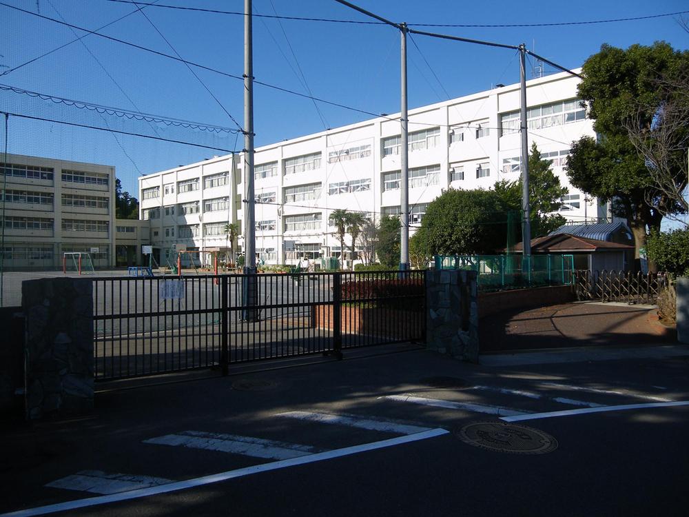 Primary school. 750m to Yokohama Municipal Miho Elementary School