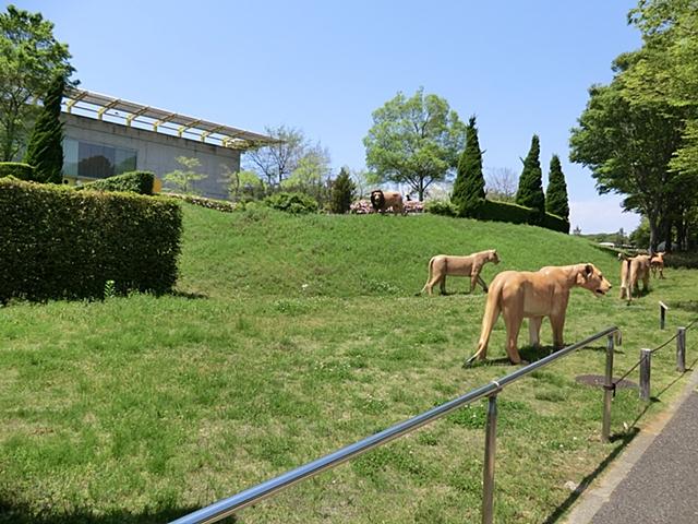 park. 1680m to Yokohama animal Forest Park (Zoorasia)