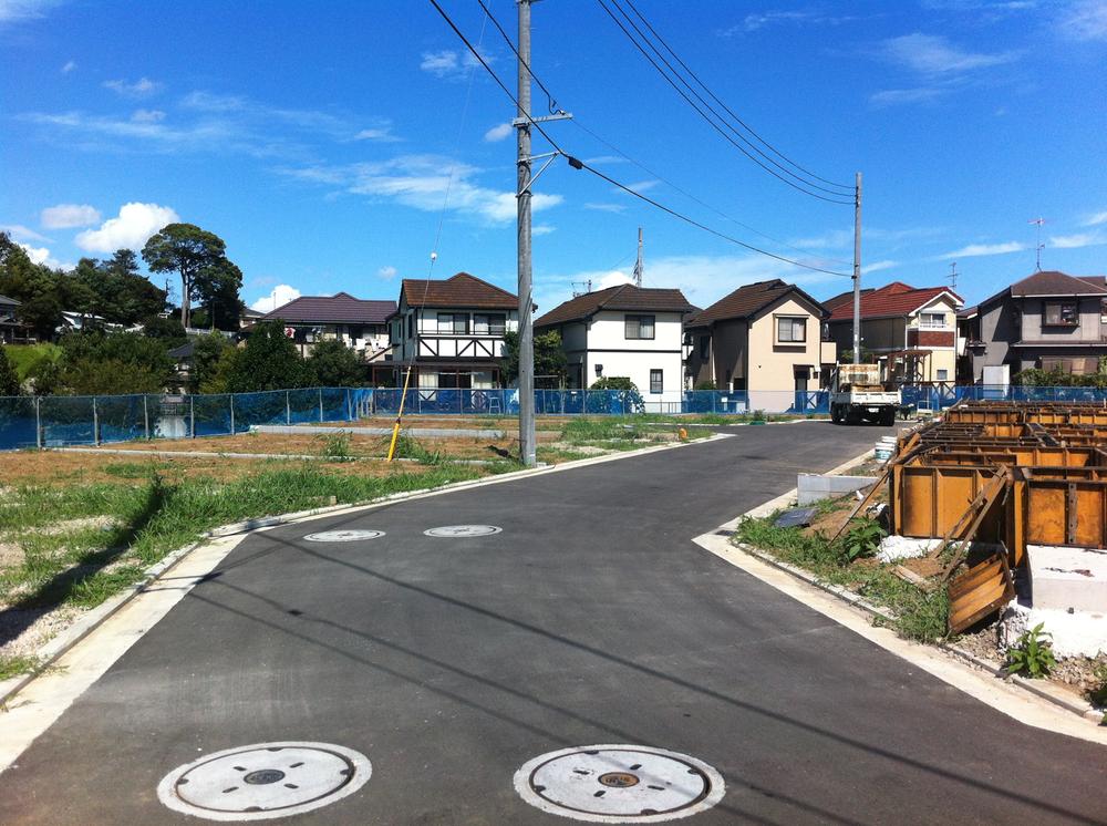 Local photos, including front road. Local (August 2013) Shooting