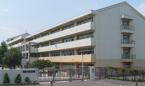 Junior high school. 1248m to Yokohama Municipal Tokaichiba junior high school