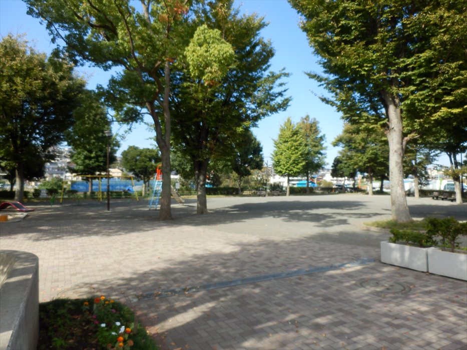 park. Nagatsuta 1365m to the park (park)