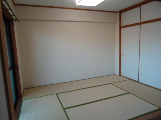 Non-living room. 5.6 Pledge Japanese-style room