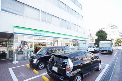 Convenience store. 750m to Family Mart (convenience store)