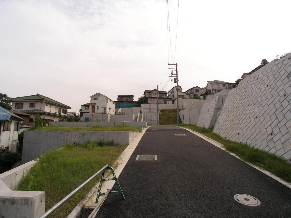 Local appearance photo. Because the road is the road of private residents, It is safe even if the play is children.
