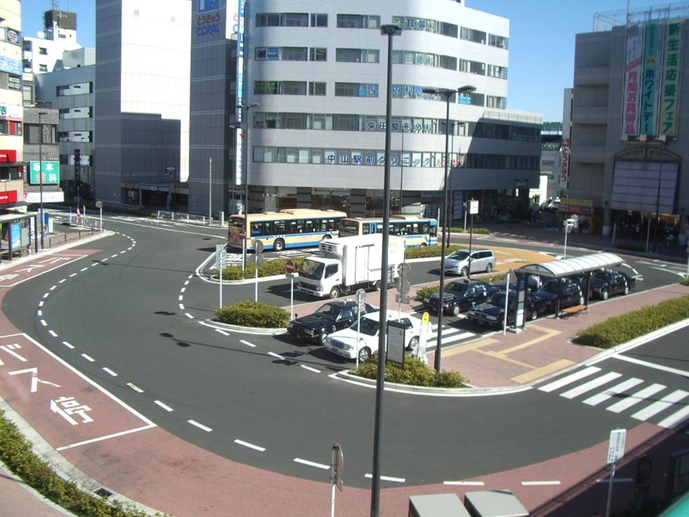 station. 100m to Zhongshan Station