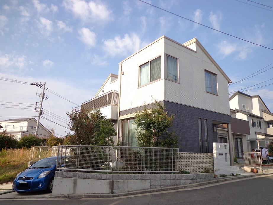 Local appearance photo. Since it is Miho-cho, land readjustment in the area, Road also widely, The surroundings are wonderful living environment good geek lined.  Local (11 May 2013) Shooting