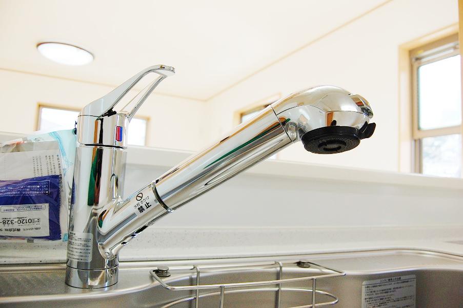 Other Equipment. Switch the water purification of the raw water at the touch of a button, And it provides easy access to safe and delicious water. 