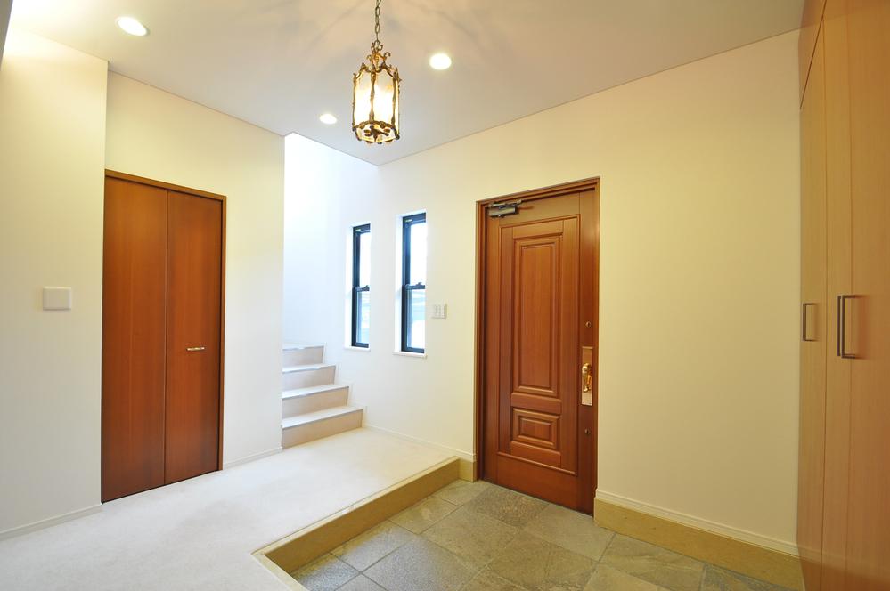 Entrance. Local (July 2013) Shooting